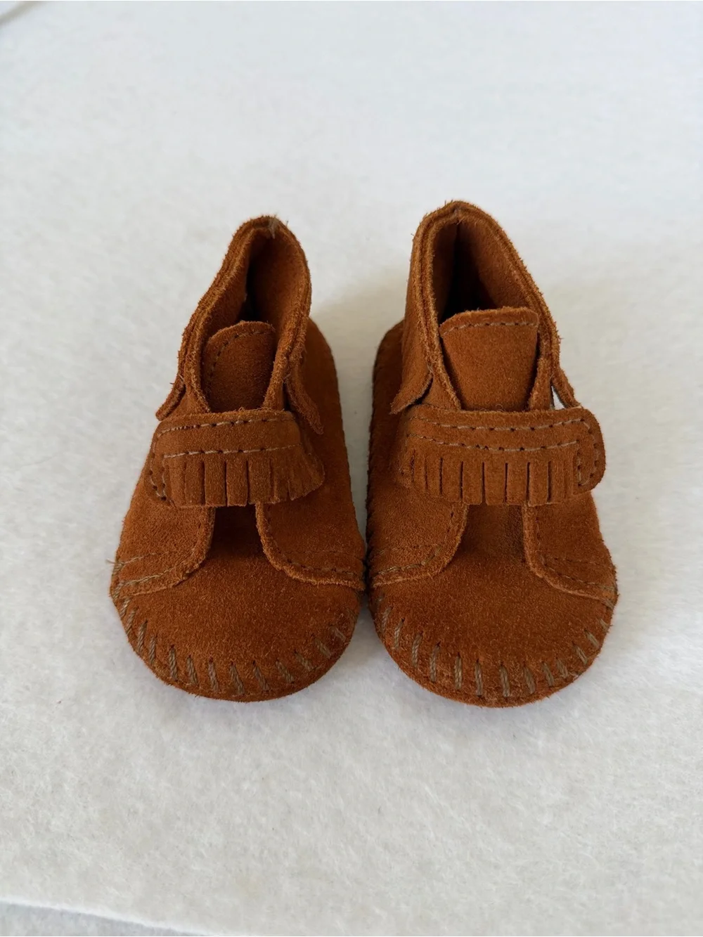 Classic Infant Minnetonka Moccasins Brown Suede Fringe Moccasin Crib Shoes
